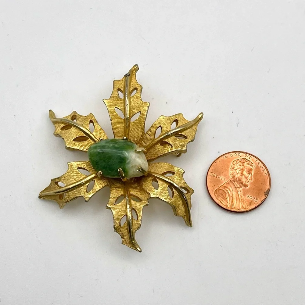 Vintage Gold Tone Floral Brooch With Polished Agate Stone Statement Pc